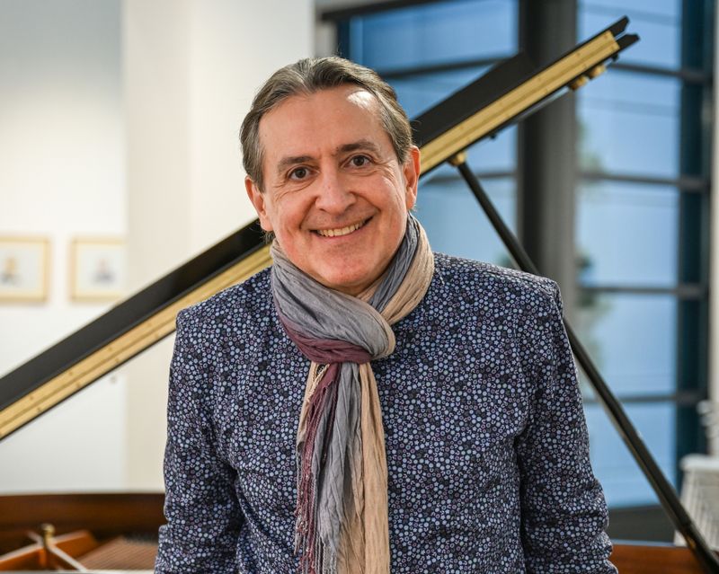 LUDMIL ANGELOV piano